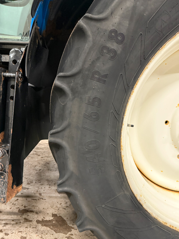 Трактор New Holland T5.115 EC: снимка 10