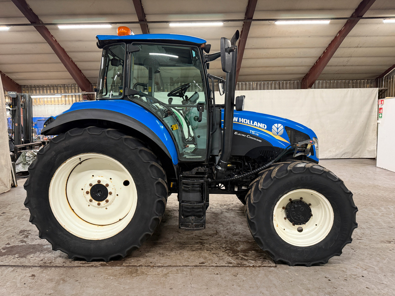 Трактор New Holland T5.115 EC: снимка 6