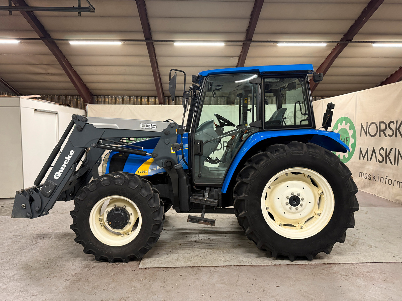 New Holland TL90 - Трактор: снимка 2 New Holland TL90 - Трактор: снимка 2