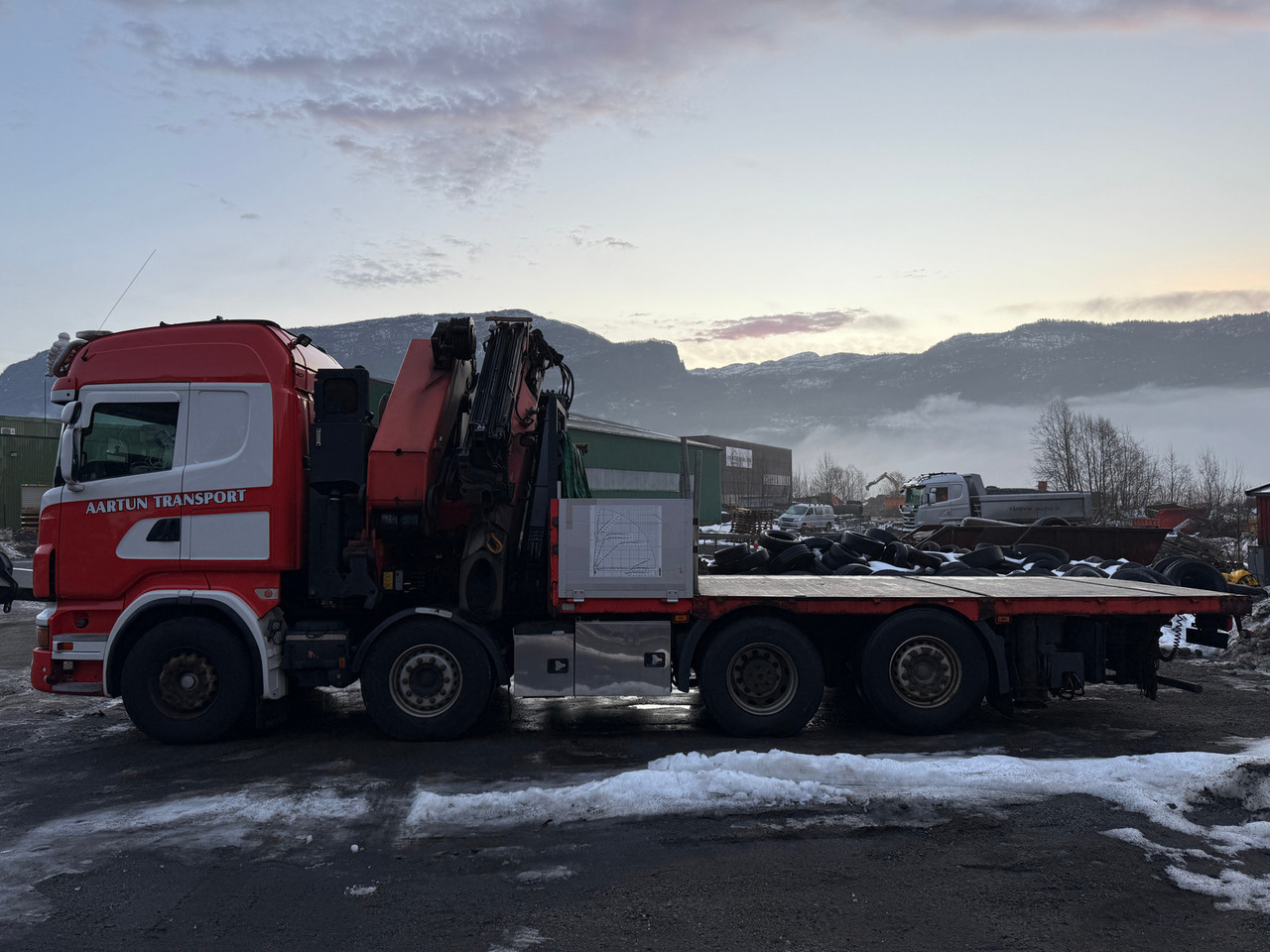 Scania R560 - Камион с кран, Бордови камион: снимка 3 Scania R560 - Камион с кран, Бордови камион: снимка 3