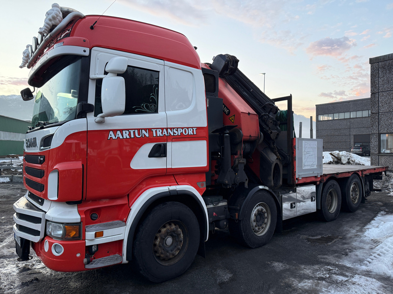 Scania R560 - Камион с кран, Бордови камион: снимка 2 Scania R560 - Камион с кран, Бордови камион: снимка 2