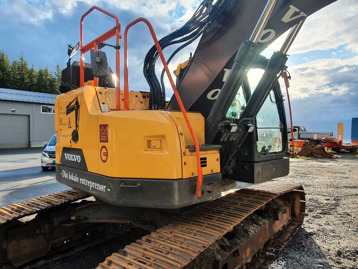 Volvo ECR235EL - Верижен багер: снимка 3 Volvo ECR235EL - Верижен багер: снимка 3