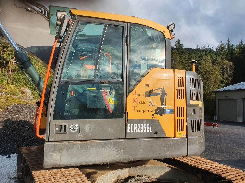 Volvo ECR235EL - Верижен багер: снимка 4 Volvo ECR235EL - Верижен багер: снимка 4