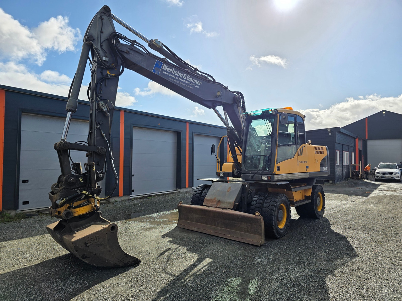 Volvo EW160C - Колесен багер: снимка 2 Volvo EW160C - Колесен багер: снимка 2