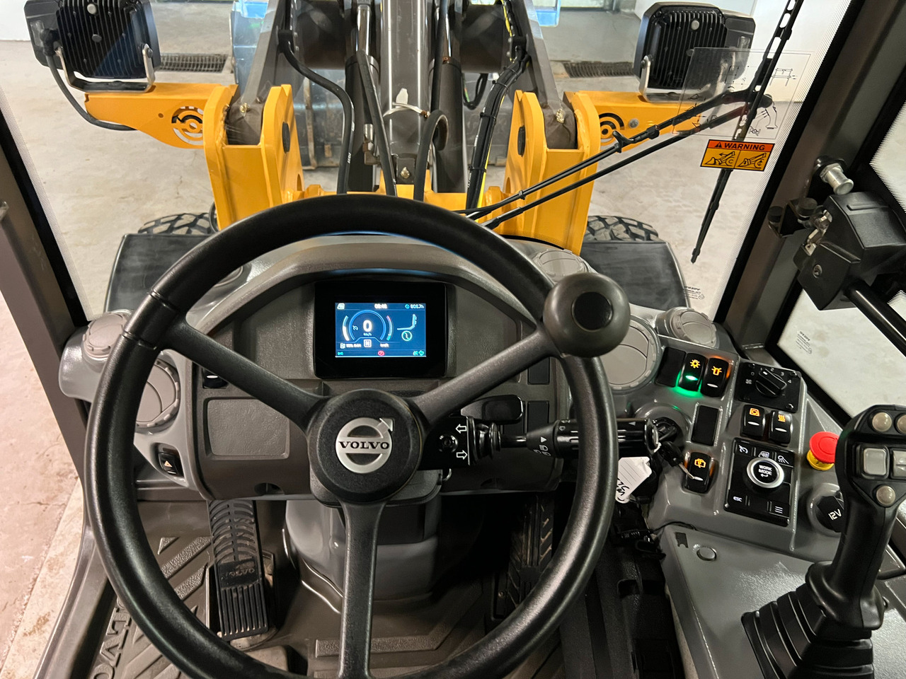 Колесен товарач Volvo JL25H: снимка 12