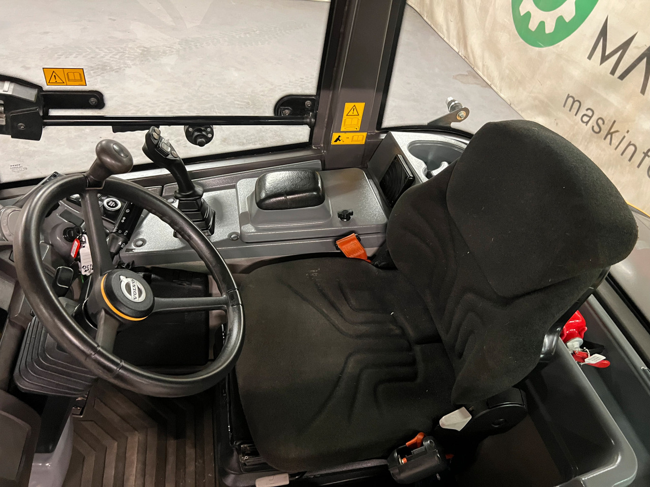 Колесен товарач Volvo JL25H: снимка 11