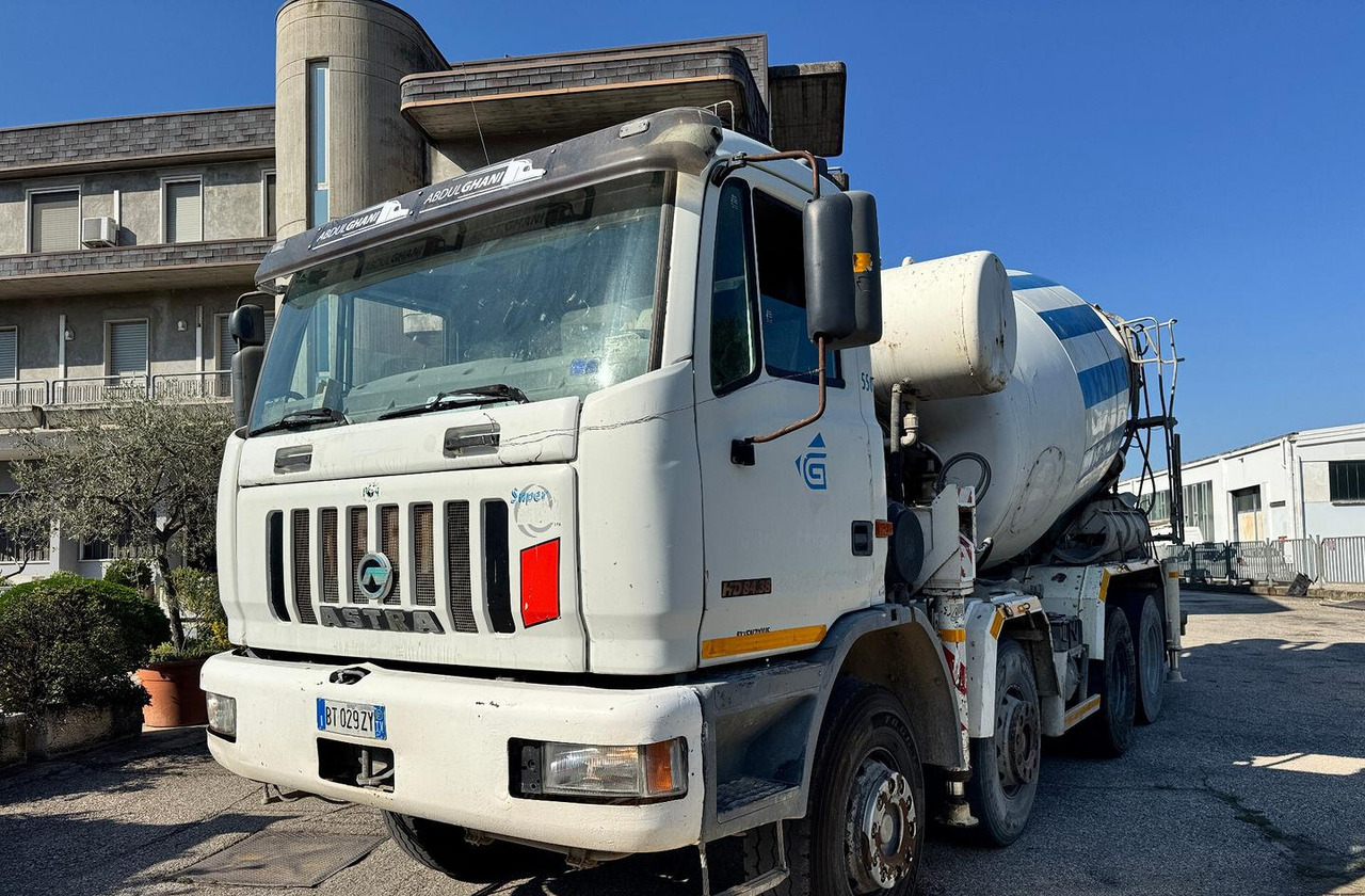 Betonpompa CIFA ASTRA HD84.38 - 2003 - Миксер-помпа: снимка 1 Betonpompa CIFA ASTRA HD84.38 - 2003 - Миксер-помпа: снимка 1