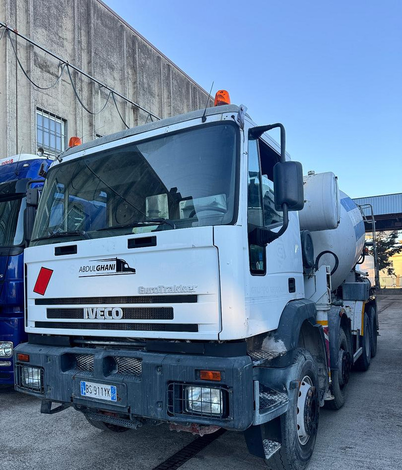 Betonpompa CIFA Iveco Trakker 410E44 - Миксер-помпа: снимка 2 Betonpompa CIFA Iveco Trakker 410E44 - Миксер-помпа: снимка 2