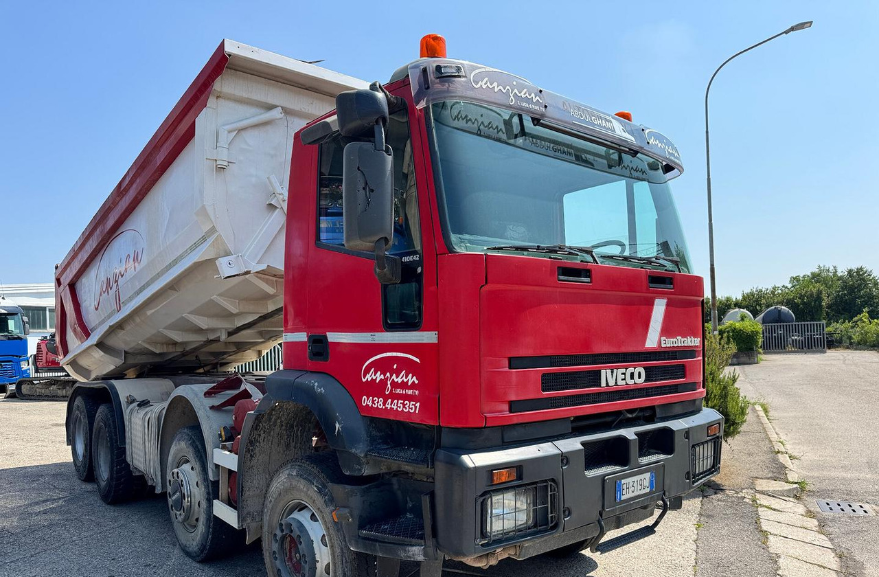 IVECO TRAKKER 420 - 8X4 - Самосвал камион: снимка 4 IVECO TRAKKER 420 - 8X4 - Самосвал камион: снимка 4