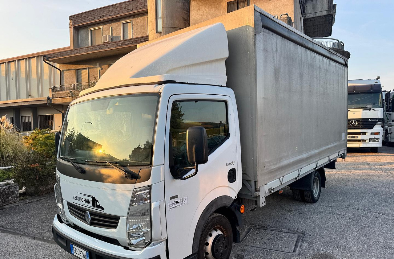 Renault Trucks Maxity 135.35 dxi - Камион с брезент: снимка 2 Renault Trucks Maxity 135.35 dxi - Камион с брезент: снимка 2