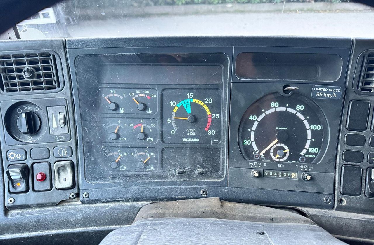 Scania R124/470 Ribaltabile 8X4 - Самосвал камион: снимка 5 Scania R124/470 Ribaltabile 8X4 - Самосвал камион: снимка 5