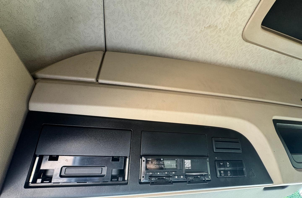 Влекач Mercedes Benz Actros 1848 - 2020: снимка 7 Влекач Mercedes Benz Actros 1848 - 2020: снимка 7