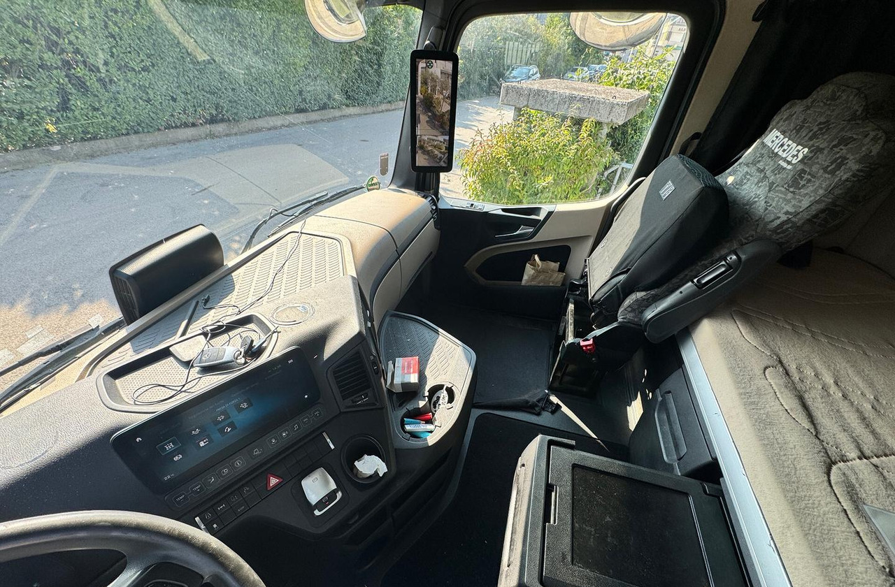 Влекач Mercedes Benz Actros 1848 - 2020: снимка 9 Влекач Mercedes Benz Actros 1848 - 2020: снимка 9