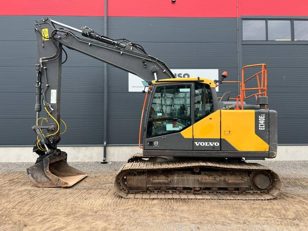 Верижен багер Volvo EC 140 EL: снимка 6