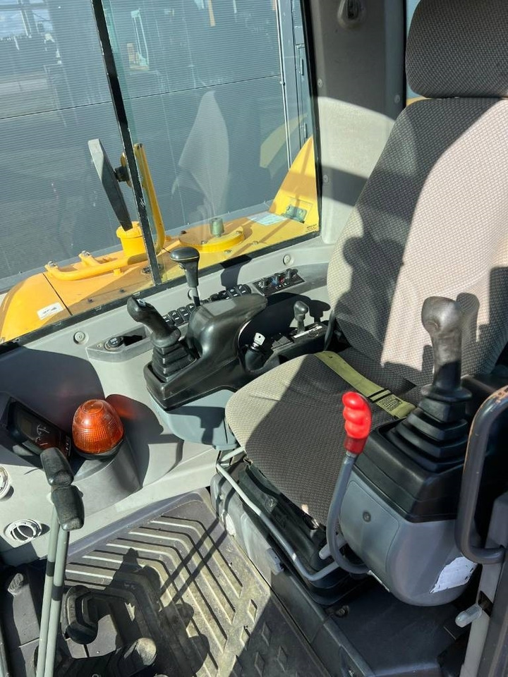 Мини багер Volvo EC 55 C: снимка 10