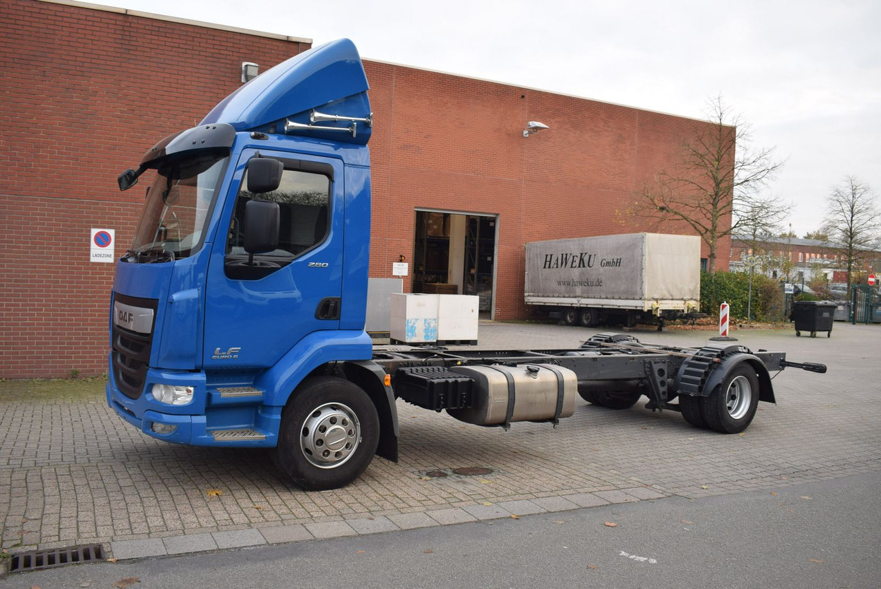DAF LF 280 Fahrgestell Klima Navi 8-Gang ACC AHK - Шаси кабина: снимка 2 DAF LF 280 Fahrgestell Klima Navi 8-Gang ACC AHK - Шаси кабина: снимка 2