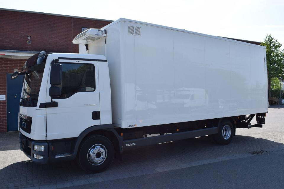 MAN TGL 8.180 Kühlkoffer 6,20mLBW 1000KG Klima - Рефрижератор камион: снимка 2 MAN TGL 8.180 Kühlkoffer 6,20mLBW 1000KG Klima - Рефрижератор камион: снимка 2