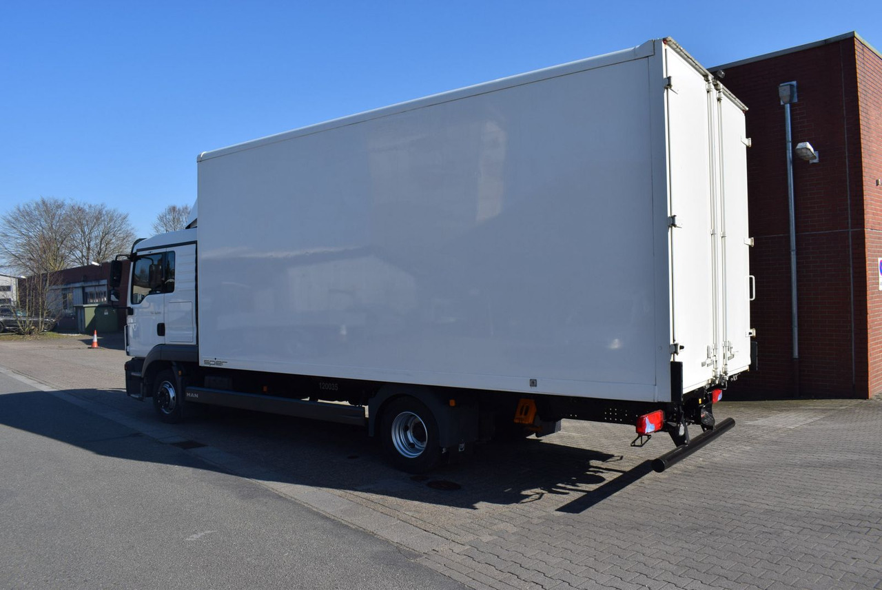 MAN TGL 8.220 Möbelkoffer 3-Sitzer Bett AHK Klima - Лекотоварен автомобил фургон: снимка 5 MAN TGL 8.220 Möbelkoffer 3-Sitzer Bett AHK Klima - Лекотоварен автомобил фургон: снимка 5
