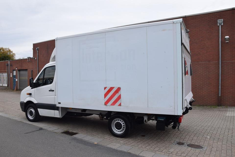 Volkswagen Crafter 35 Koffer 2,0 TDI LBW Palfinger 500KG - Лекотоварен автомобил фургон: снимка 4 Volkswagen Crafter 35 Koffer 2,0 TDI LBW Palfinger 500KG - Лекотоварен автомобил фургон: снимка 4