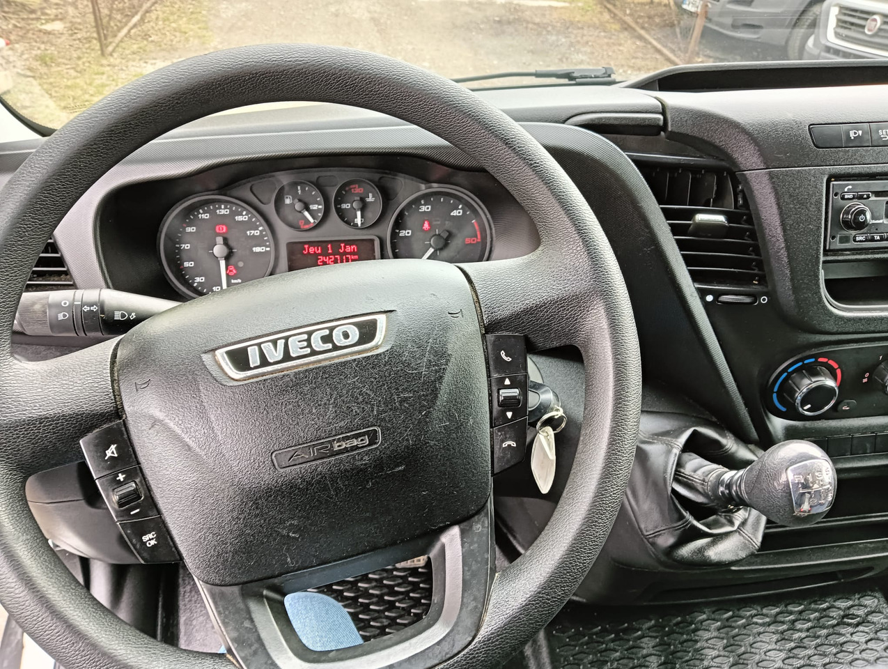 IVECO DAILY 35C14 WYWROTKA KIPER NR 820 - Бус самосвал: снимка 3 IVECO DAILY 35C14 WYWROTKA KIPER NR 820 - Бус самосвал: снимка 3