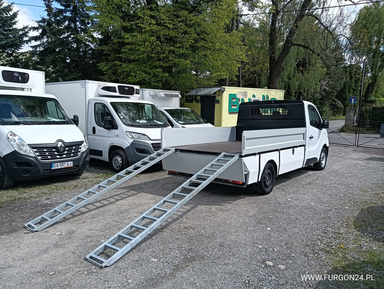 RENAULT TRAFIC SKRZYNIA PAKA Z NAJAZDAMI I PÓŁKAMI NR 689 - Бордови бус: снимка 4 RENAULT TRAFIC SKRZYNIA PAKA Z NAJAZDAMI I PÓŁKAMI NR 689 - Бордови бус: снимка 4
