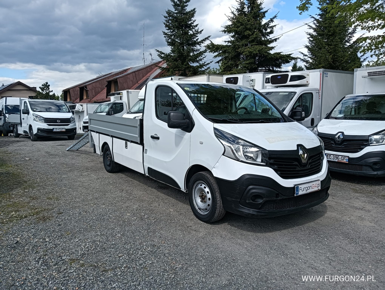 RENAULT TRAFIC SKRZYNIA PAKA Z NAJAZDAMI I PÓŁKAMI NR 689 - Бордови бус: снимка 3 RENAULT TRAFIC SKRZYNIA PAKA Z NAJAZDAMI I PÓŁKAMI NR 689 - Бордови бус: снимка 3