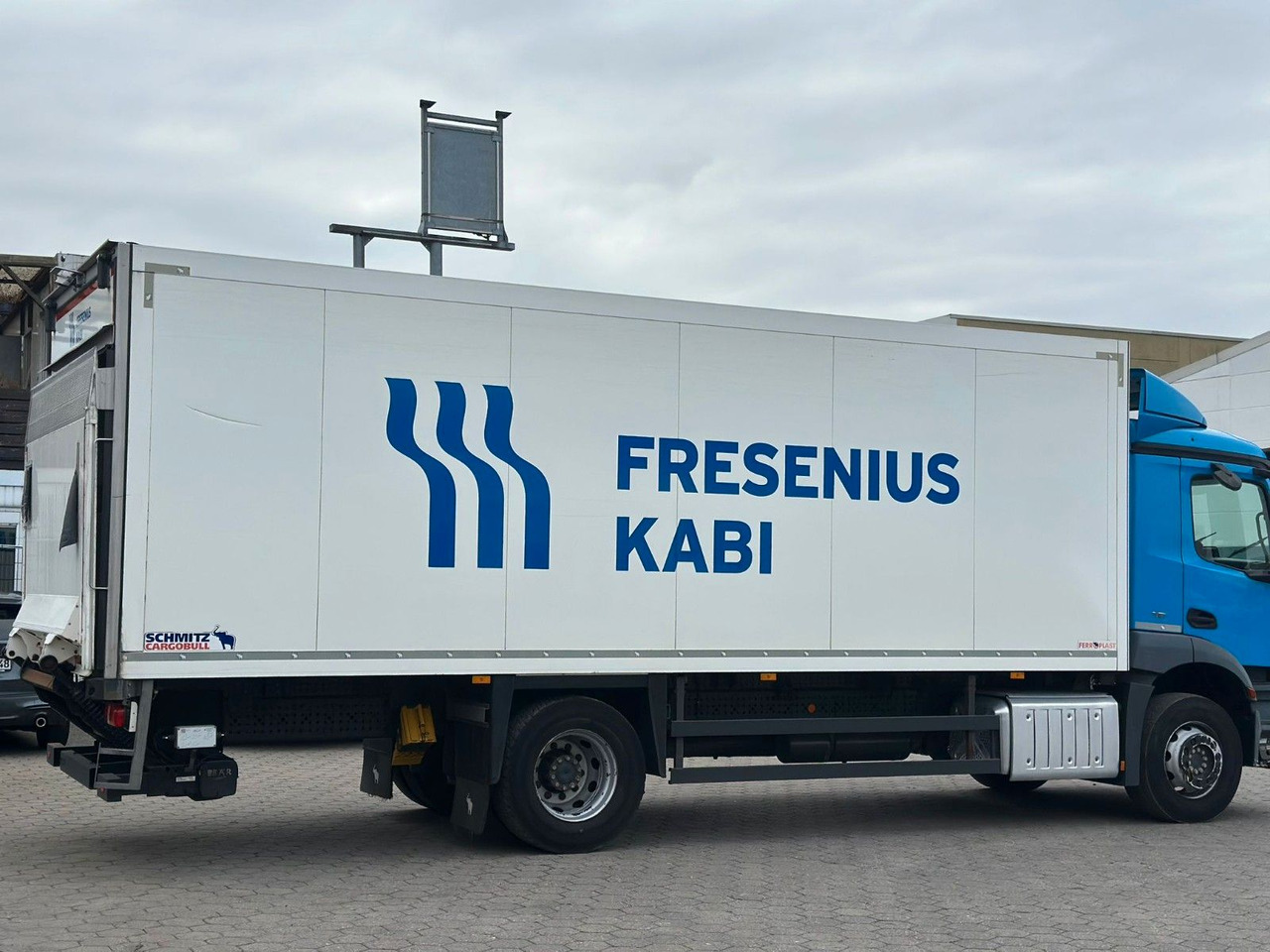 Mercedes-Benz Antos 1830+Isolierkoffer - Камион фургон: снимка 4 Mercedes-Benz Antos 1830+Isolierkoffer - Камион фургон: снимка 4