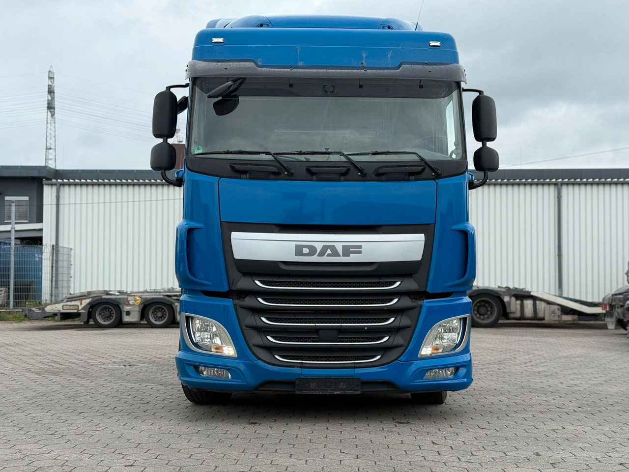 DAF XF 460 Low +Retarter+2xTank - Влекач: снимка 2 DAF XF 460 Low +Retarter+2xTank - Влекач: снимка 2