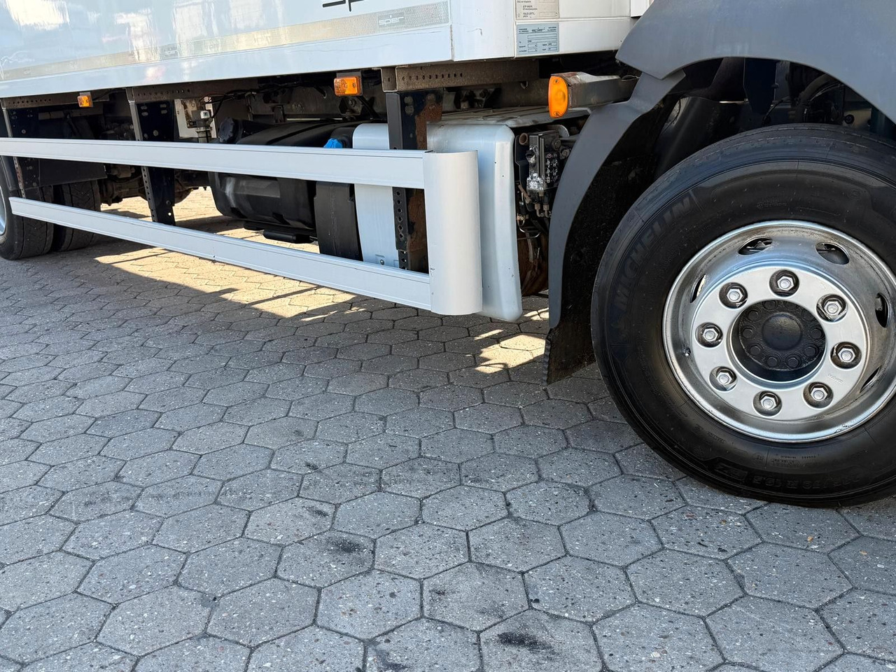 Лизинг на  Volvo FL 42 R 240 +Thermoking T-880R+Kamera Volvo FL 42 R 240 +Thermoking T-880R+Kamera: снимка 15