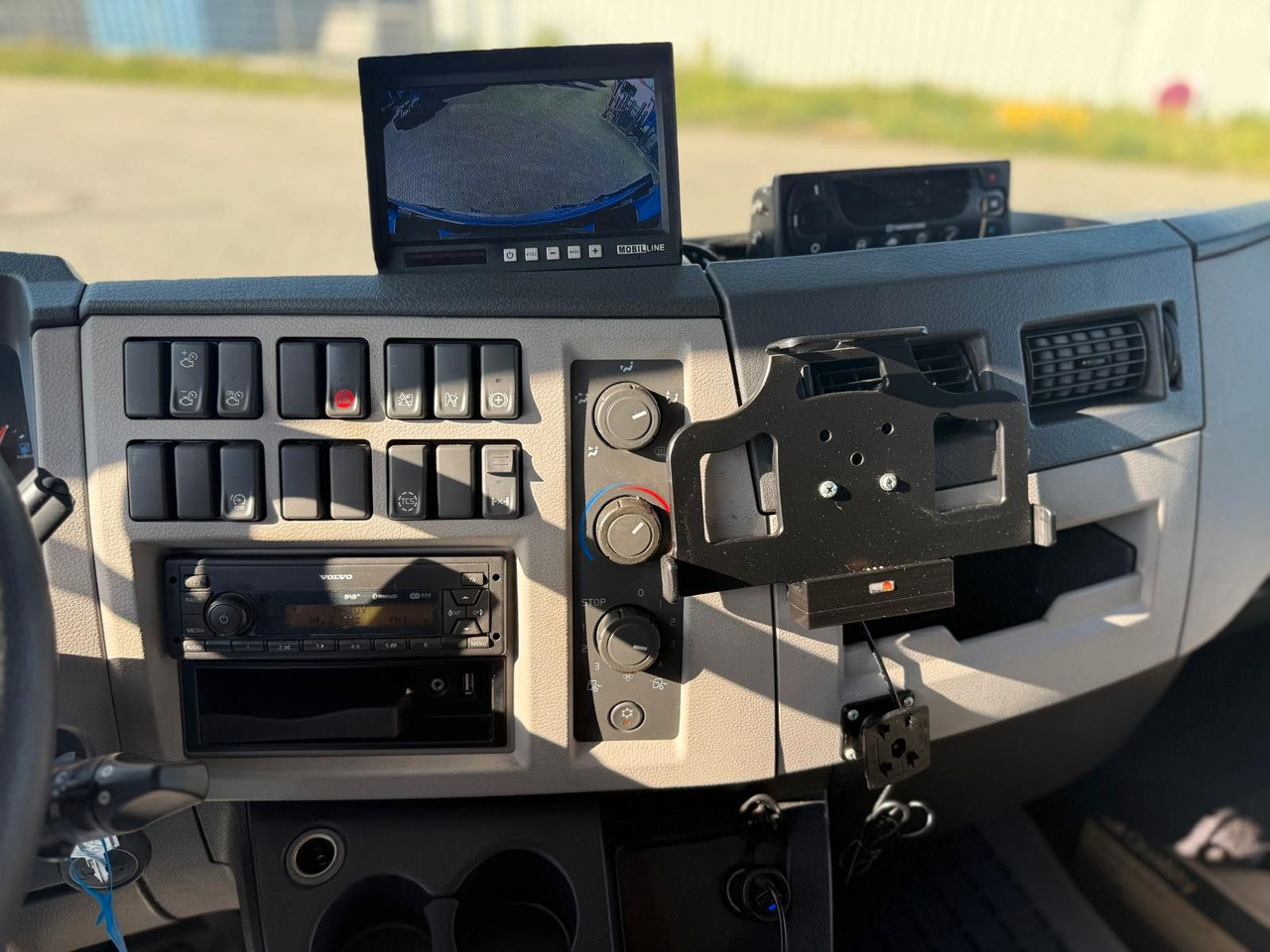 Лизинг на  Volvo FL 42 R 240 +Thermoking T-880R+Kamera Volvo FL 42 R 240 +Thermoking T-880R+Kamera: снимка 12