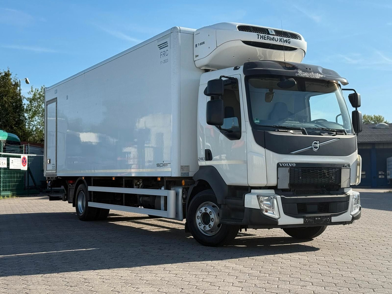 Volvo FL 42 R 240 +Thermoking T-880R+Kamera - Рефрижератор камион: снимка 1 Volvo FL 42 R 240 +Thermoking T-880R+Kamera - Рефрижератор камион: снимка 1
