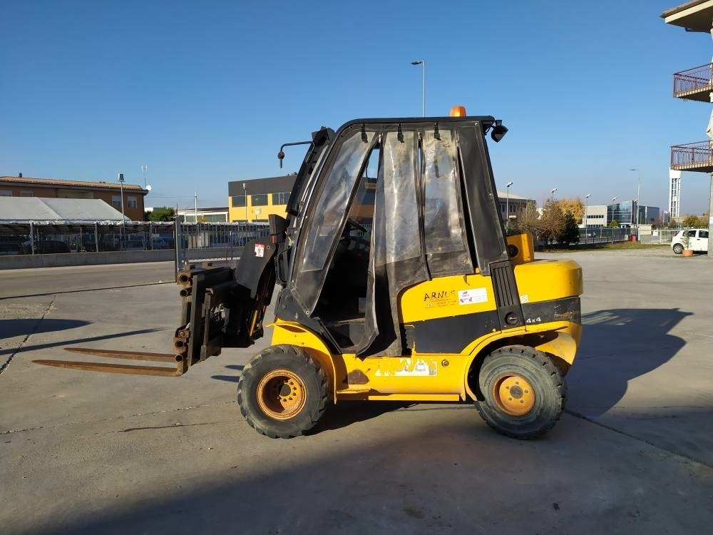 JCB TLT 30 - Телескопичен товарач: снимка 2 JCB TLT 30 - Телескопичен товарач: снимка 2