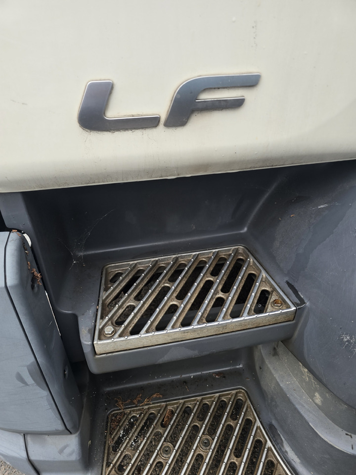 DAF LF 320 - Камион фургон: снимка 3 DAF LF 320 - Камион фургон: снимка 3