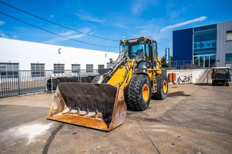 Caterpillar CAT 924G // GODET 3m3 - Колесен товарач: снимка 1 Caterpillar CAT 924G // GODET 3m3 - Колесен товарач: снимка 1
