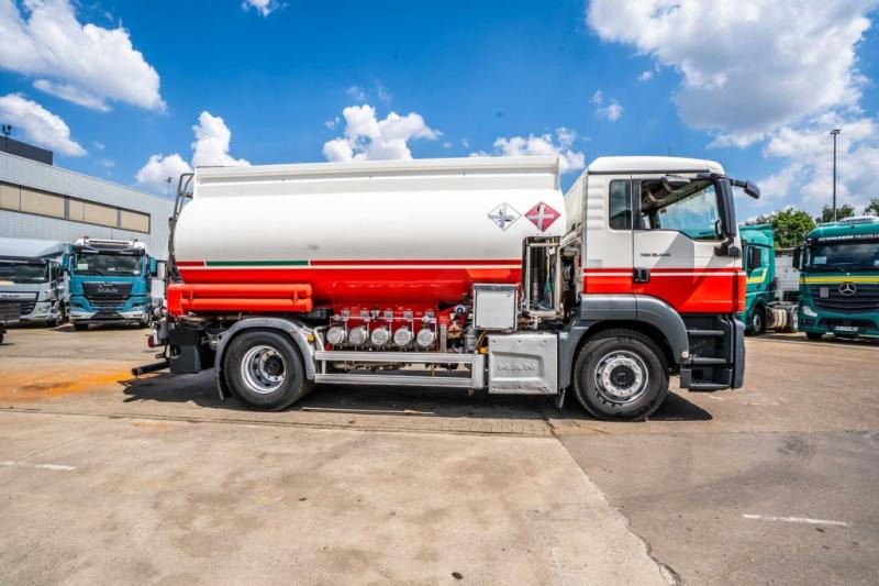 MAN TGS 18.400 BL+MAGYAR 13.500L / 5 COMP - Камион цистерна: снимка 3 MAN TGS 18.400 BL+MAGYAR 13.500L / 5 COMP - Камион цистерна: снимка 3