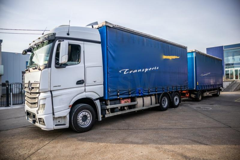 Mercedes ACTROS 2548 BL - Камион с брезент: снимка 1 Mercedes ACTROS 2548 BL - Камион с брезент: снимка 1