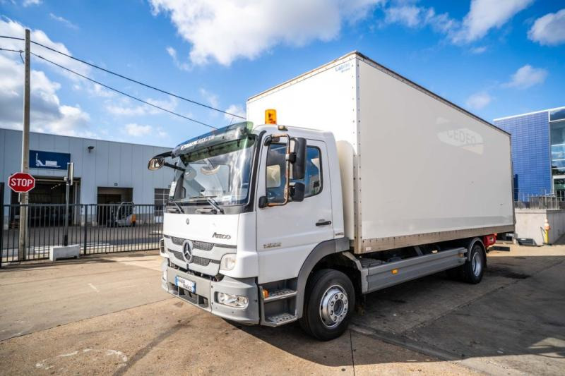 Mercedes ATEGO 1222 + D'HOLLANDIA 1.5T - Камион фургон: снимка 1 Mercedes ATEGO 1222 + D'HOLLANDIA 1.5T - Камион фургон: снимка 1