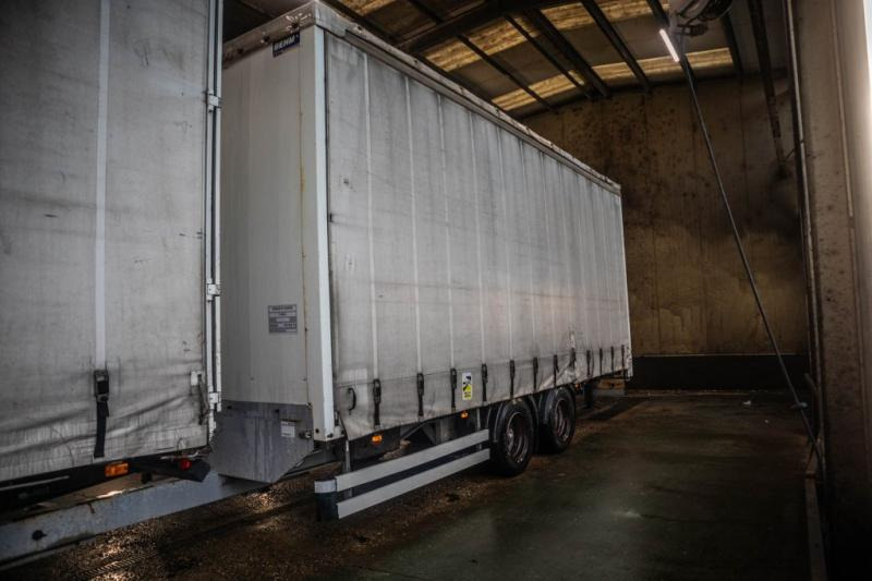 ROBUSTE-KAISER GRAND VOLUME+TOIT DECOUVRABLE - Брезентово ремарке: снимка 1 ROBUSTE-KAISER GRAND VOLUME+TOIT DECOUVRABLE - Брезентово ремарке: снимка 1