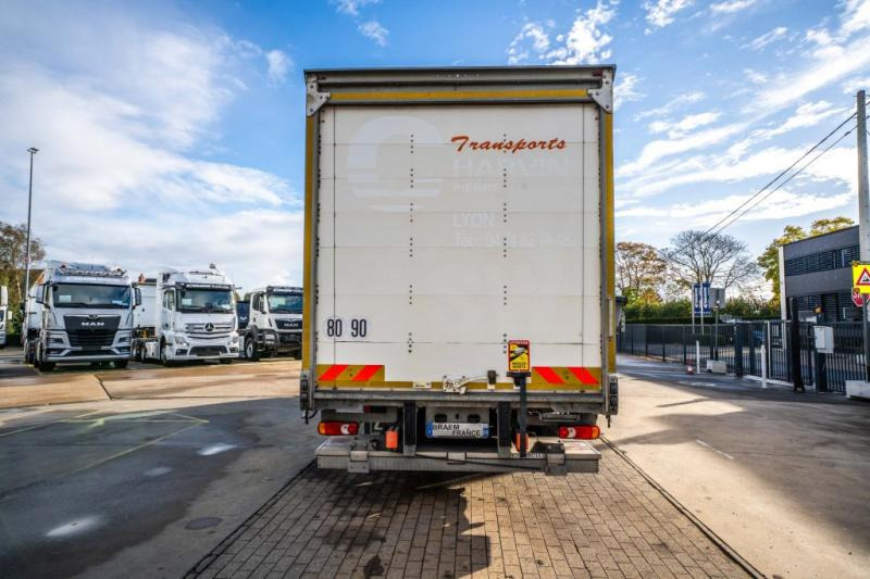 Renault D WIDE 250 DXI (12T)+DHOLLANDIA - Камион фургон: снимка 5 Renault D WIDE 250 DXI (12T)+DHOLLANDIA - Камион фургон: снимка 5