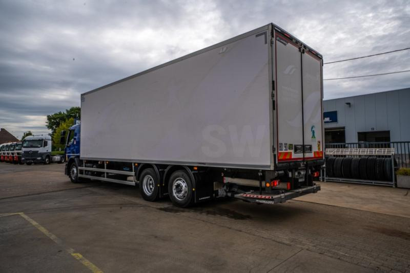 Renault D WIDE 380 DXI+CARRIER SUPRA 1150 Mt + DHOLLANDIA 2T - Рефрижератор камион: снимка 5 Renault D WIDE 380 DXI+CARRIER SUPRA 1150 Mt + DHOLLANDIA 2T - Рефрижератор камион: снимка 5