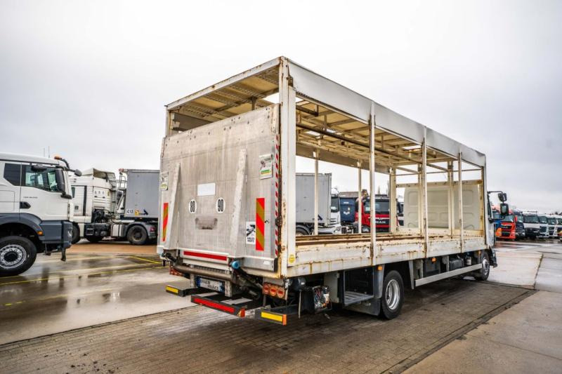 Renault MIDLUM 180 DXI (12 T) - Камион с брезент: снимка 4 Renault MIDLUM 180 DXI (12 T) - Камион с брезент: снимка 4