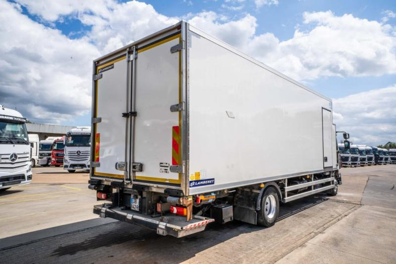 Renault MIDLUM 220 DXI (16t)+CARRIER+DHOLLANDIA +CARRIER - Рефрижератор камион: снимка 4 Renault MIDLUM 220 DXI (16t)+CARRIER+DHOLLANDIA +CARRIER - Рефрижератор камион: снимка 4
