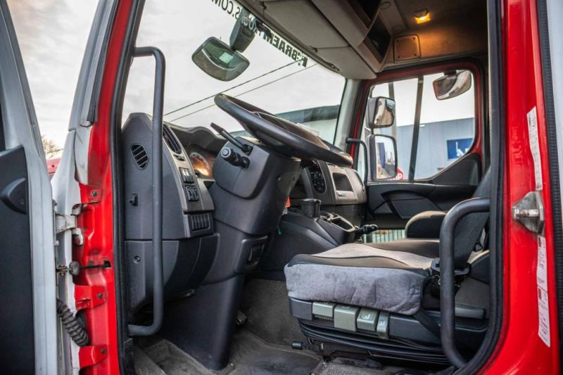 Interior photo 1: Камион фургон Renault MIDLUM 270 DXI (18t.)+DHOLLANDIA 2T.