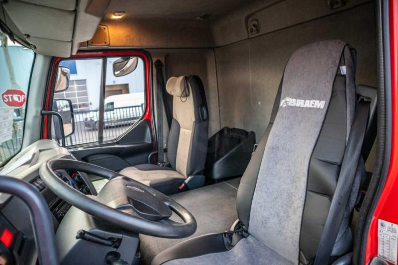 Interior photo 2: Камион фургон Renault MIDLUM 270 DXI (18t.)+DHOLLANDIA 2T.