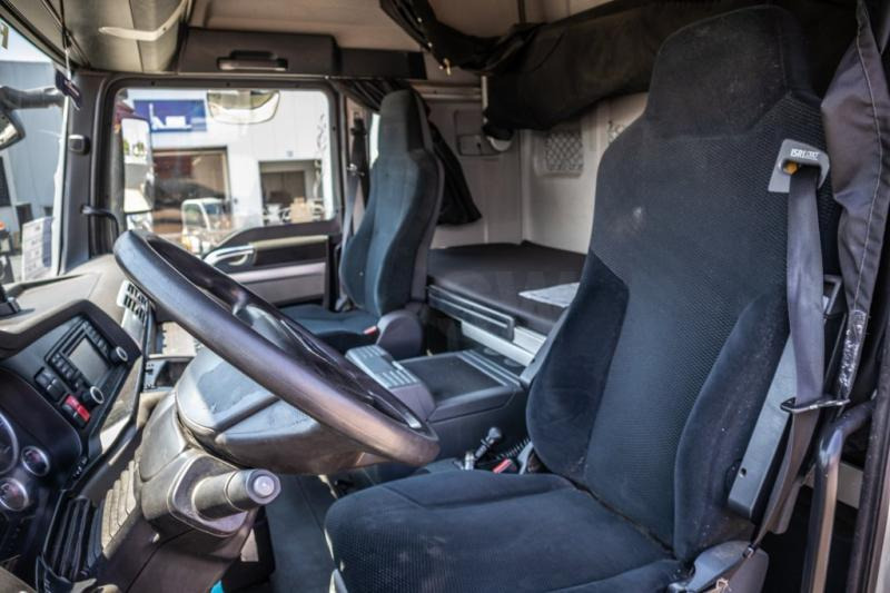 Interior photo 1: Влекач MAN TGX 18.480 XLX BLS+INTARDER