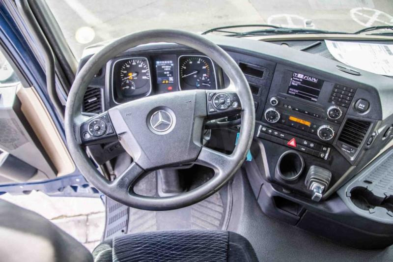 Interior photo 1: Влекач Mercedes ACTROS 1843 LS+E6+HYDRAULIQUE