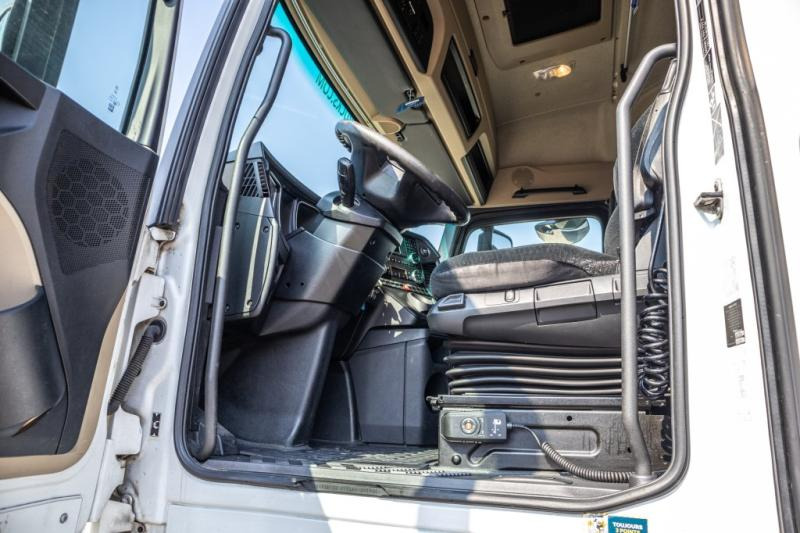 Влекач Mercedes ACTROS 1845 LS: снимка 8 Влекач Mercedes ACTROS 1845 LS: снимка 8