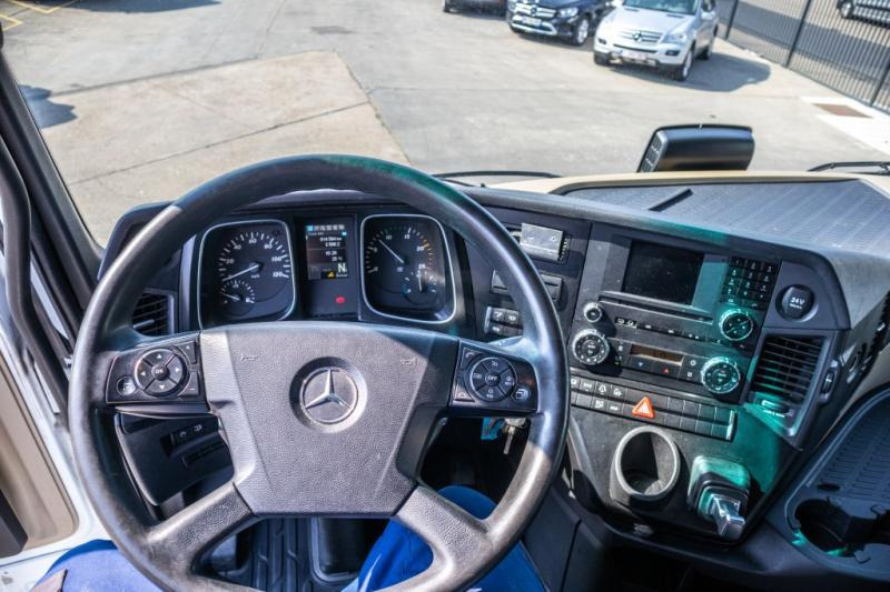 Влекач Mercedes ACTROS 1845 LS: снимка 10 Влекач Mercedes ACTROS 1845 LS: снимка 10