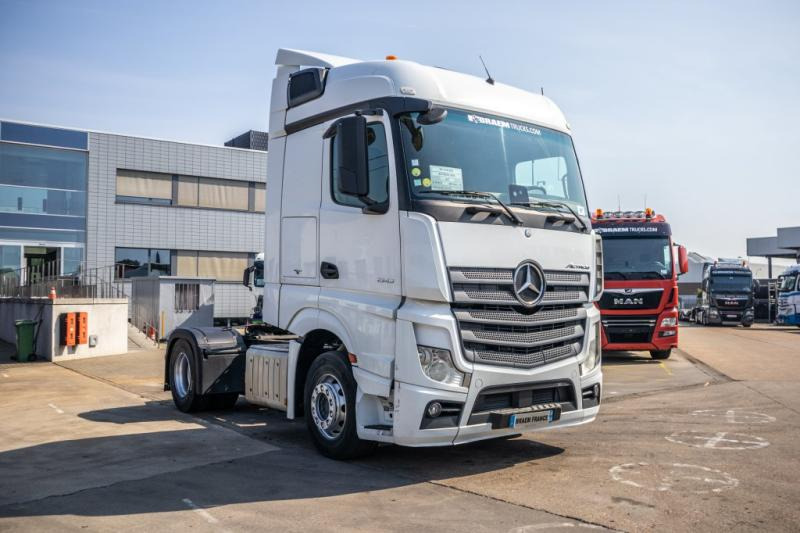 Mercedes ACTROS 1845 LS - Влекач: снимка 2 Mercedes ACTROS 1845 LS - Влекач: снимка 2