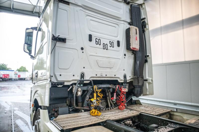 Mercedes ACTROS 1845LS+E6+VOITH - Влекач: снимка 5 Mercedes ACTROS 1845LS+E6+VOITH - Влекач: снимка 5